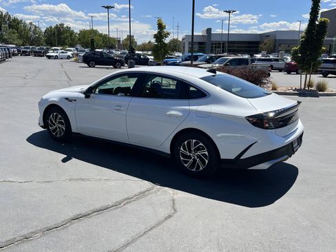 Certified 2026 Hyundai Sonata Blue FWD image 11