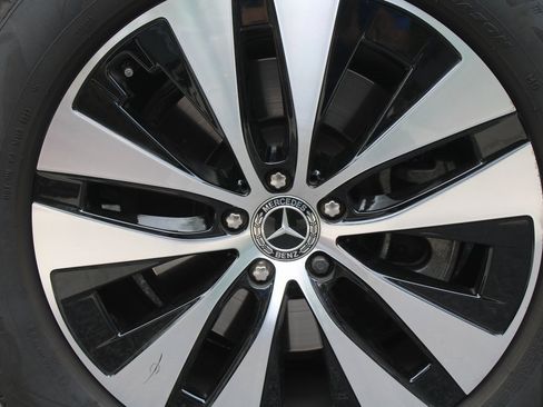 Used 2024 Mercedes-Benz GLE 350 4MATIC image 17