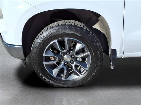 Used 2025 Chevrolet Silverado 1500 LT image 10