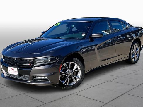 Used 2021 Dodge Charger SXT w/ Driver Convenience Group image 2