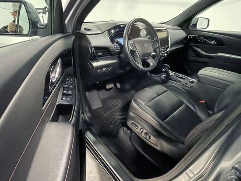 Used 2023 Chevrolet Traverse RS image 22