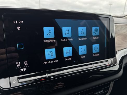 New 2026 Volkswagen Atlas SE image 14