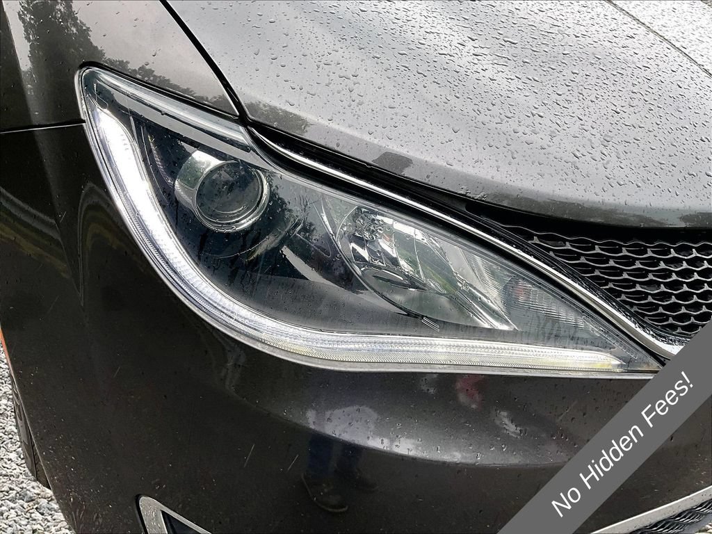 Used 2019 Chrysler Pacifica Limited FWD image 27