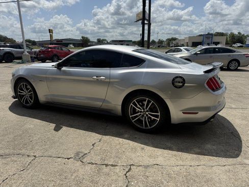 Used 2017 Ford Mustang GT Premium RWD image 9