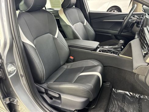 Used 2025 Toyota Camry SE FWD image 39