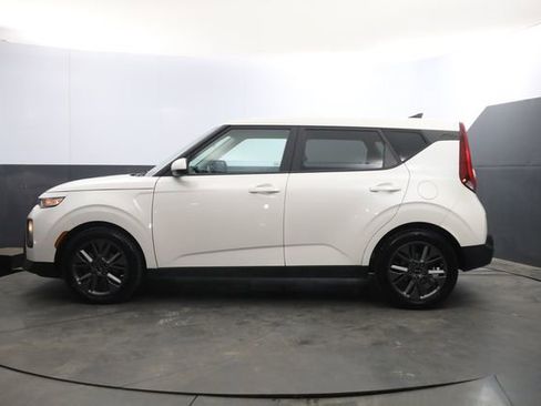 Used 2021 Kia Soul S image 3