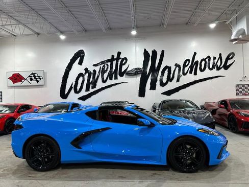 Used 2021 Chevrolet Corvette Stingray Coupe w/ Engine Appearance Package image 29