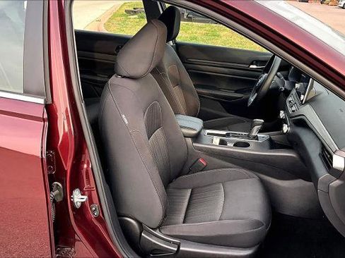 Certified 2025 Nissan Altima 2.5 SV image 9