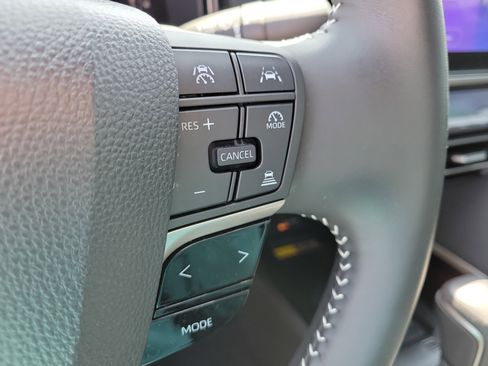 Used 2025 Toyota Camry SE image 21