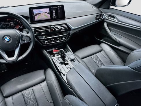 Used 2023 BMW 530i w/ Convenience Package RWD image 24