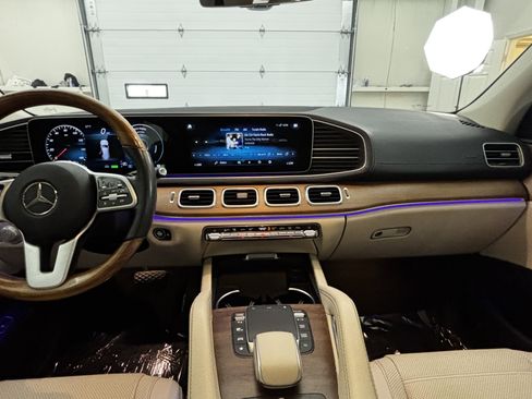 Used 2021 Mercedes-Benz GLS 450 4MATIC image 15