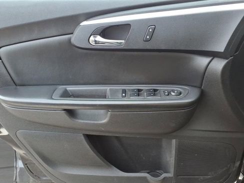 Used 2010 Chevrolet Traverse LT w/ Personal Connectivity Package FWD image 16
