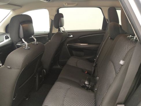 Used 2020 Dodge Journey SE w/ SE Popular Equipment Group FWD image 18