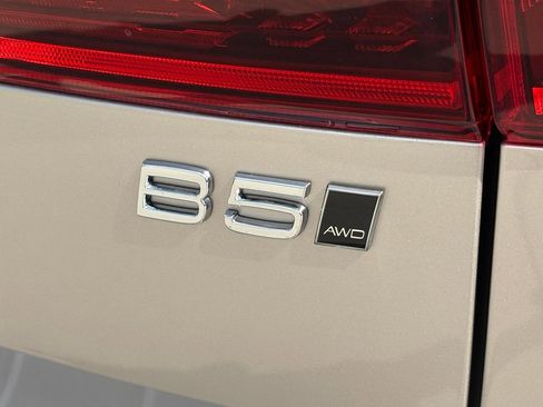 New 2026 Volvo XC60 B5 Plus w/ Protection Package Premier image 7