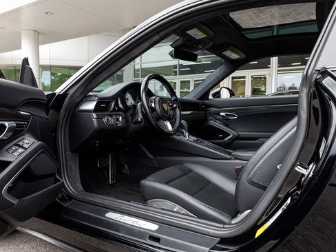 Used 2017 Porsche 911 Turbo AWD/4WD image 44