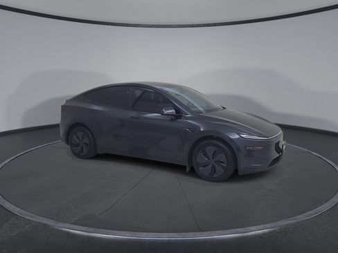 Used 2026 Tesla Model Y AWD image 2
