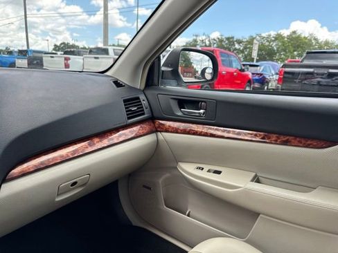 Used 2012 Subaru Outback 3.6R Limited w/ Moonroof Pkg AWD/4WD image 27