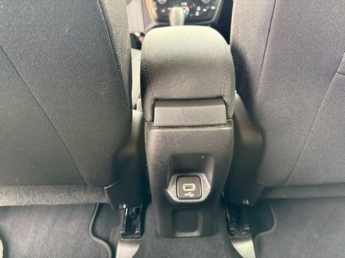Used 2019 Jeep Renegade Latitude image 23
