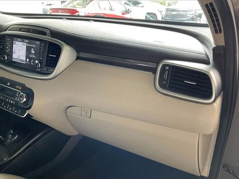 Used 2019 Kia Sorento EX w/ EX Touring Package image 24