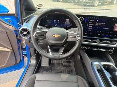 Certified 2025 Chevrolet Equinox EV LT w/ Convenience Package FWD image 15