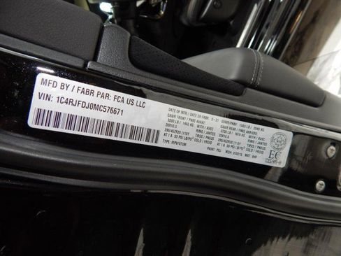 Used 2021 Jeep Grand Cherokee SRT w/ Trailer Tow Group IV image 15