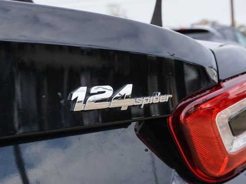 Used 2018 FIAT 124 Spider Abarth image 10