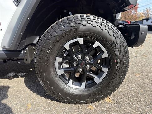 New 2026 Jeep Gladiator Rubicon w/ Steel Bumper Group image 14