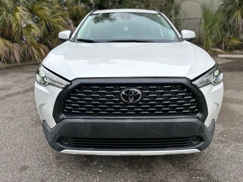 Used 2022 Toyota Corolla Cross LE image 3