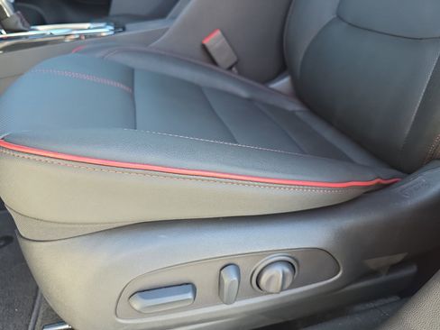 Used 2025 Chevrolet TrailBlazer RS w/ Convenience Package AWD/4WD image 27