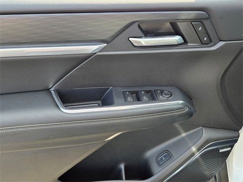 Used 2025 GMC Acadia Elevation image 25