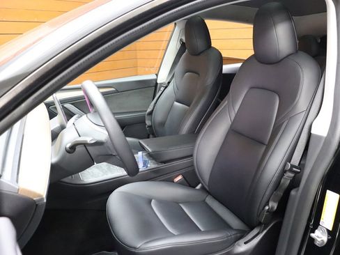 Used 2023 Tesla Model Y Long Range image 30