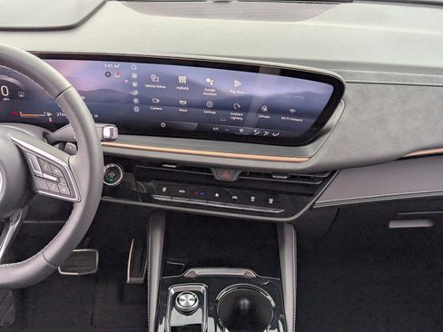 Used 2025 Buick Envision Sport Touring image 17