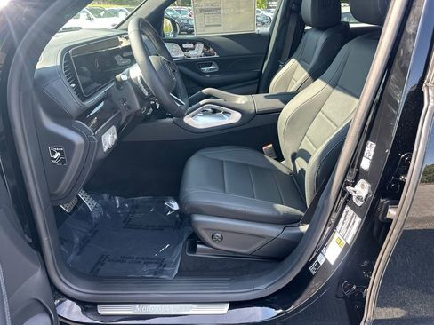 New 2026 Mercedes-Benz GLS 450 4MATIC image 9