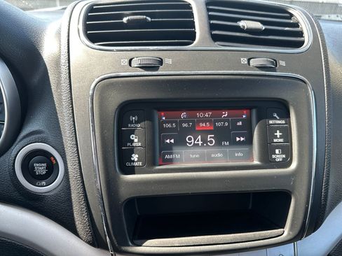 Used 2020 Dodge Journey SE FWD image 24