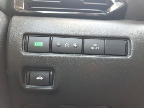 Used 2023 Nissan Sentra SV image 28