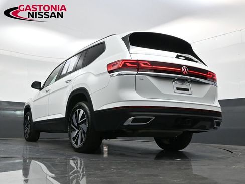 Used 2024 Volkswagen Atlas SE image 35