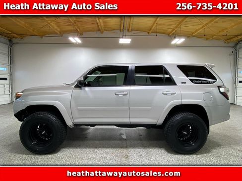 Used 2018 Toyota 4Runner SR5 Premium image 1