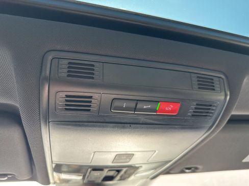 Certified 2023 Volkswagen Tiguan SEL R-Line image 76