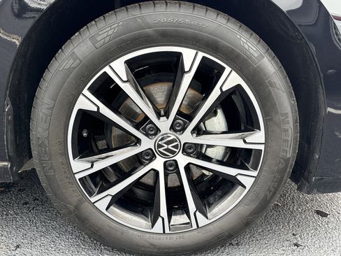 Used 2025 Volkswagen Jetta Sport image 13