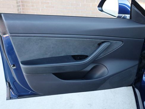 Used 2019 Tesla Model 3 Performance image 13