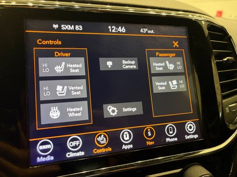 Used 2021 Jeep Grand Cherokee Limited w/ Luxury Group II AWD/4WD image 16
