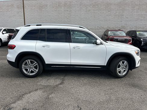 Used 2023 Mercedes-Benz GLB 250 image 3