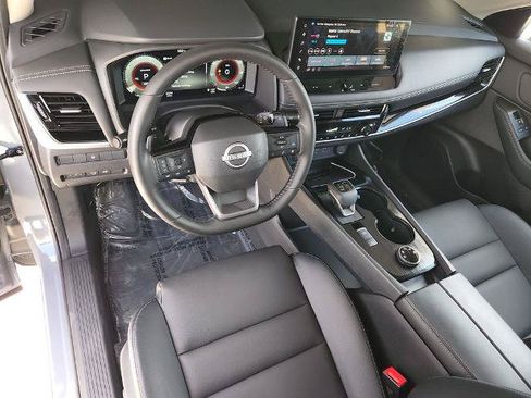 Certified 2025 Nissan Rogue SL AWD/4WD image 12