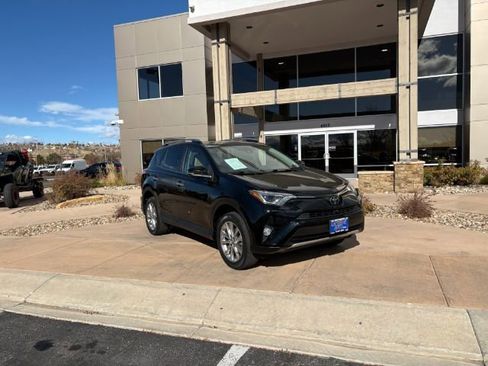 Used 2018 Toyota RAV4 Limited w/ Advanced Technology Package image 12