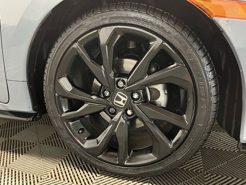 Used 2018 Honda Civic Sport Touring image 3