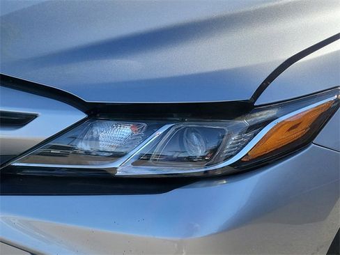 Used 2020 Toyota Camry SE image 27