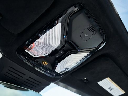 Used 2024 BMW ALPINA XB7 image 96