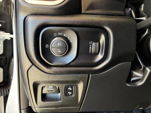 Used 2022 RAM 1500 Big Horn AWD/4WD image 25