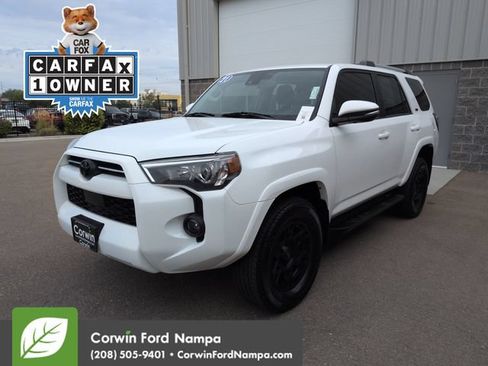 Used 2021 Toyota 4Runner SR5 Premium w/ Moonroof Package AWD/4WD image 7