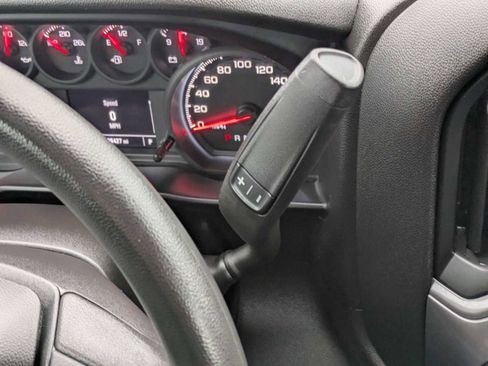 Used 2022 Chevrolet Silverado 1500 Custom image 31